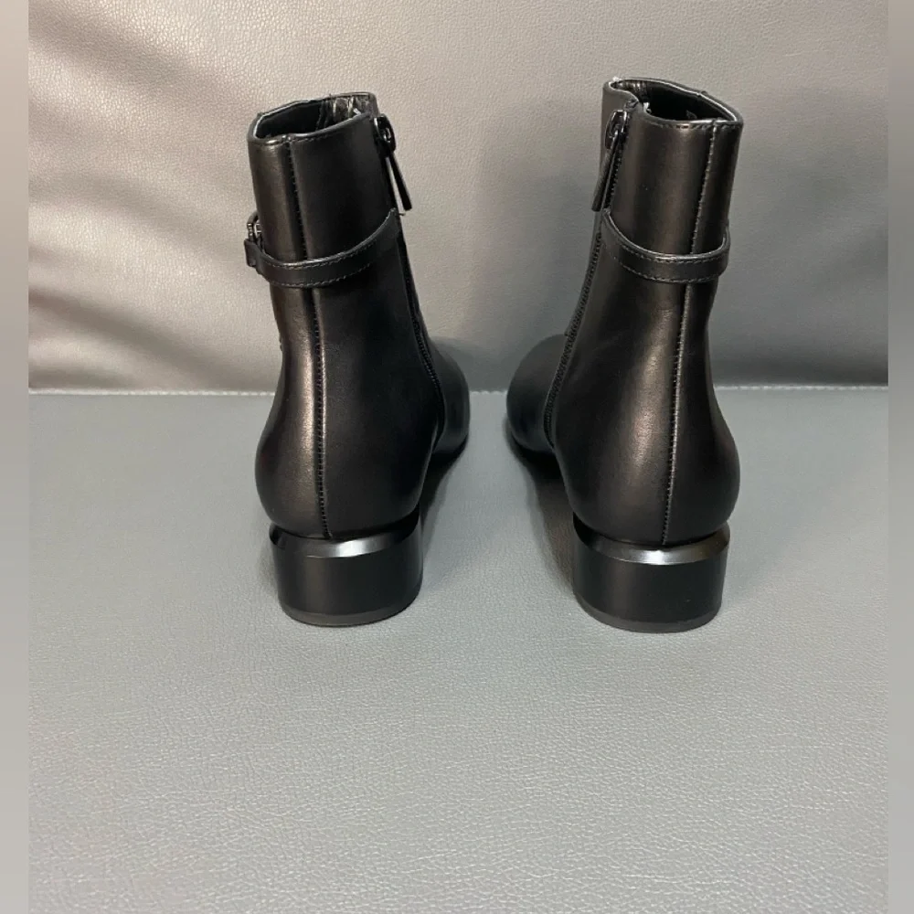 Liverpool Los Angeles Black Leather Ankle Boots - Picture 5 of 7